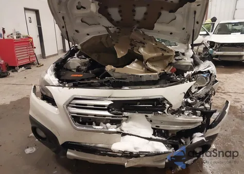 2015 Subaru Outback 2.5I Limited z USA, uszkodzony, nr VIN 4S4BSBJC7F3359498